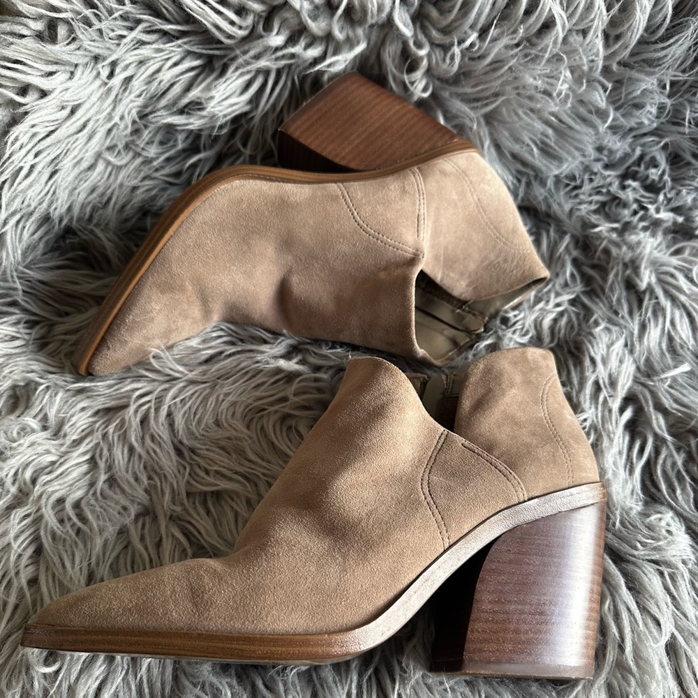 Vince Camuto Grendan Ankle Boots in Tan Suede Size 9.5 - Picture 9 of 11